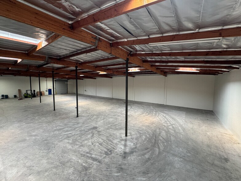 More Photos Of 440 E Walnut Ave, Fullerton Warehouse For Lease