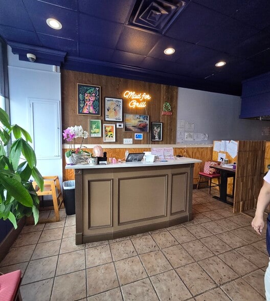 More Photos Of 7311 Little River Tpke, Annandale Storefront For Sale
