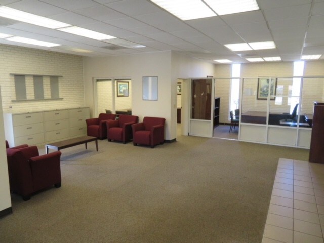 More Photos Of 2500 Charleston Hwy, Cayce Bank For Lease