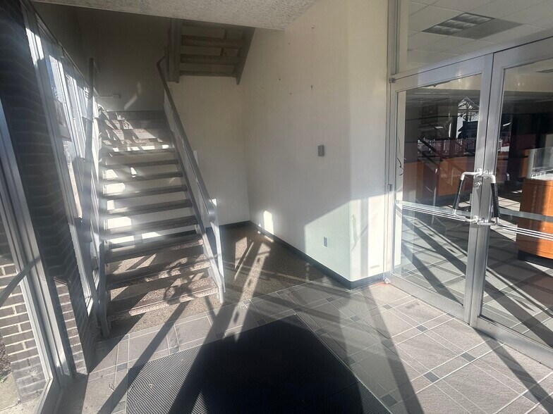 More Photos Of 712 N Franklin St, Watkins Glen Bank For Lease