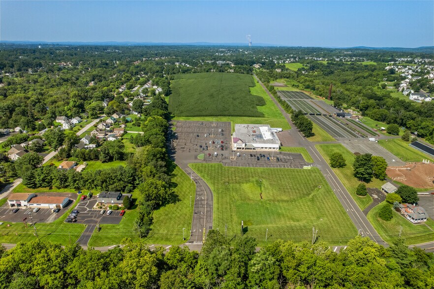More Photos Of 841 Gravel Pike, Collegeville Supermarket For Lease