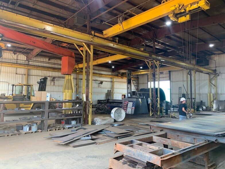 More Photos Of 300 W Walnut St, Sioux Falls Warehouse For Sale