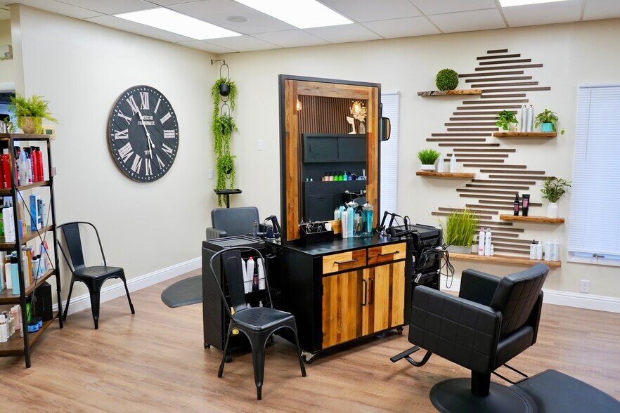 More Photos Of 987 Clock Tower Dr, Springfield Apartments For Sale
