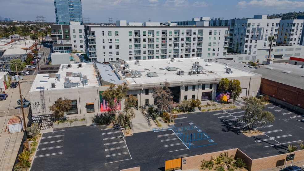More Photos Of 3322 La Cienega Pl, Los Angeles Loft Creative Space For Lease