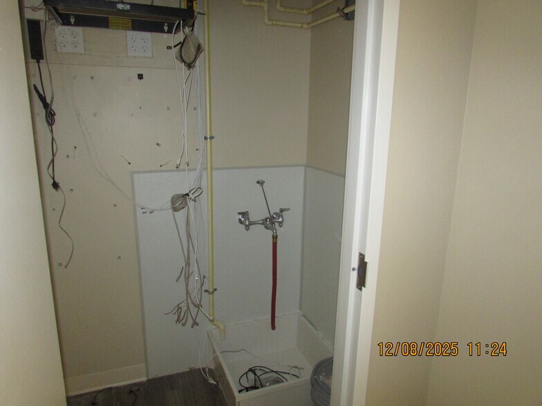 More Photos Of 19970-19976 S Tamiami Trl, Estero Unknown For Lease