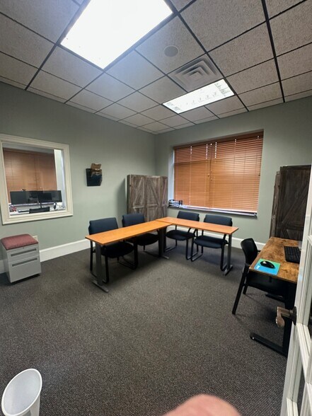 More Photos Of 1316 Commerce Dr, New Bern Office For Sale