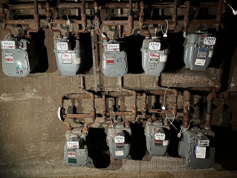 More Photos Of 7948 S Dobson Ave, Chicago Apartments For Sale