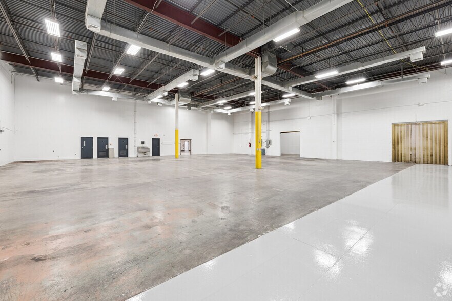 More Photos Of 600 Ryerson Rd, Lincoln Park Warehouse For Lease