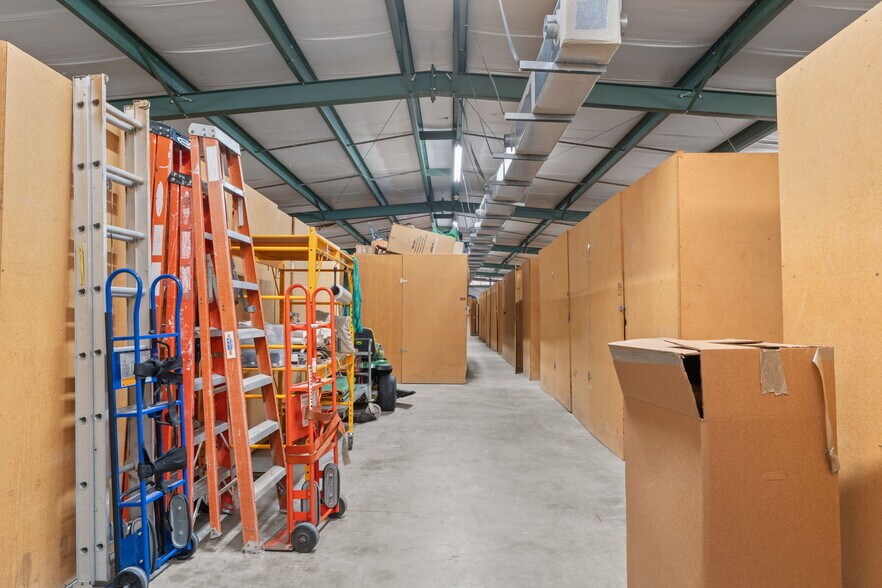 More Photos Of 6331 S Tex Pt, Homosassa Warehouse For Lease