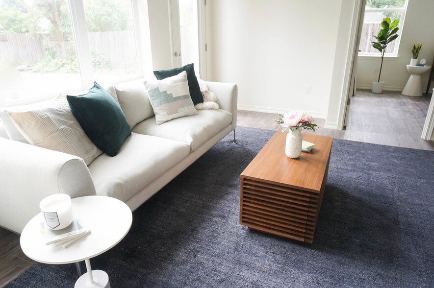 More Photos Of 1910 E Mill Plain Blvd, Vancouver Apartments For Sale