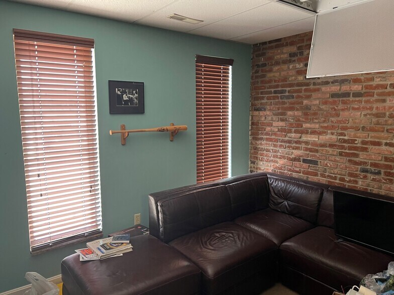 More Photos Of 3161 Dixie Hwy, Erlanger Office For Lease