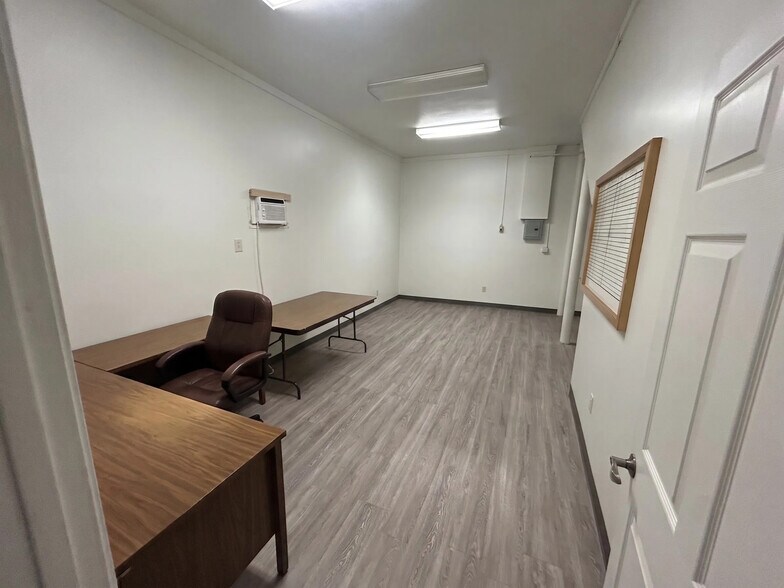 More Photos Of 4260 Wayside Ct, Lilburn Warehouse For Sale
