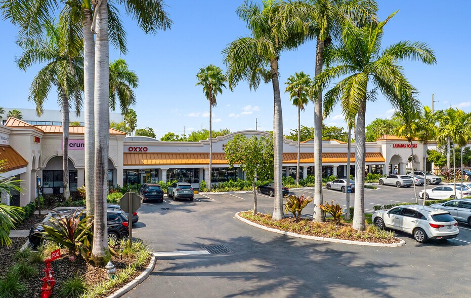 More Photos Of 2200-2222 Glades Rd, Boca Raton Unknown For Lease