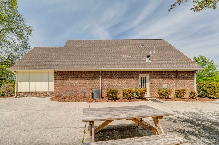 More Photos Of GA Hwy 136, LaFayette Bank For Sale