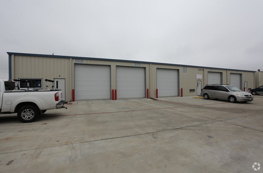 Primary Photo Of 1815 Dickinson Ave, Dickinson Warehouse For Lease