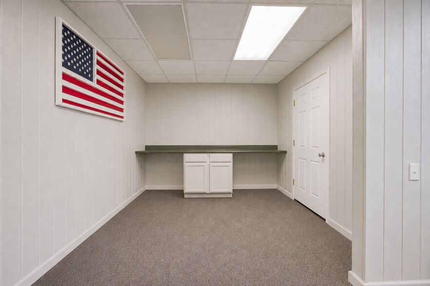 More Photos Of 20825 Plymouth Rd, Detroit Medical For Sale