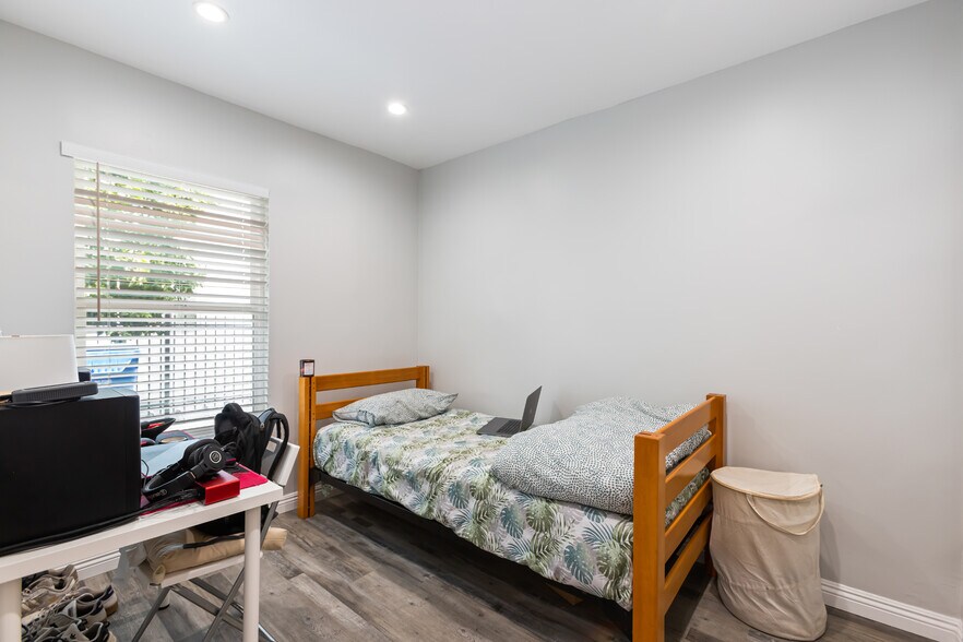 More Photos Of 406 S St Andrews Pl, Los Angeles Apartments For Sale