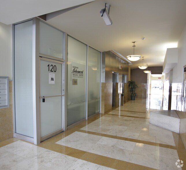 More Photos Of 3808 W Riverside Dr, Burbank Medical For Lease