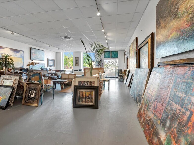 More Photos Of 132 Nacogdoches St, Center Storefront Retail Residential For Sale