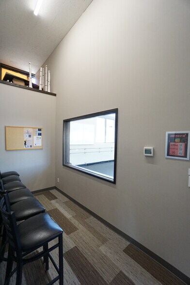 More Photos Of 401 S 7th St, Sunnyside Bank For Sale