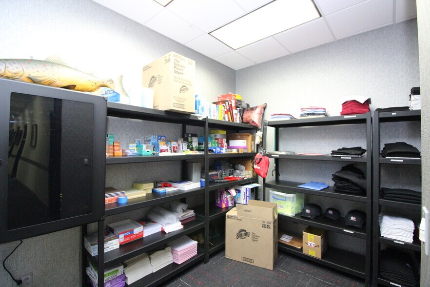 More Photos Of 1101 Woods St, Gainesville Warehouse For Lease