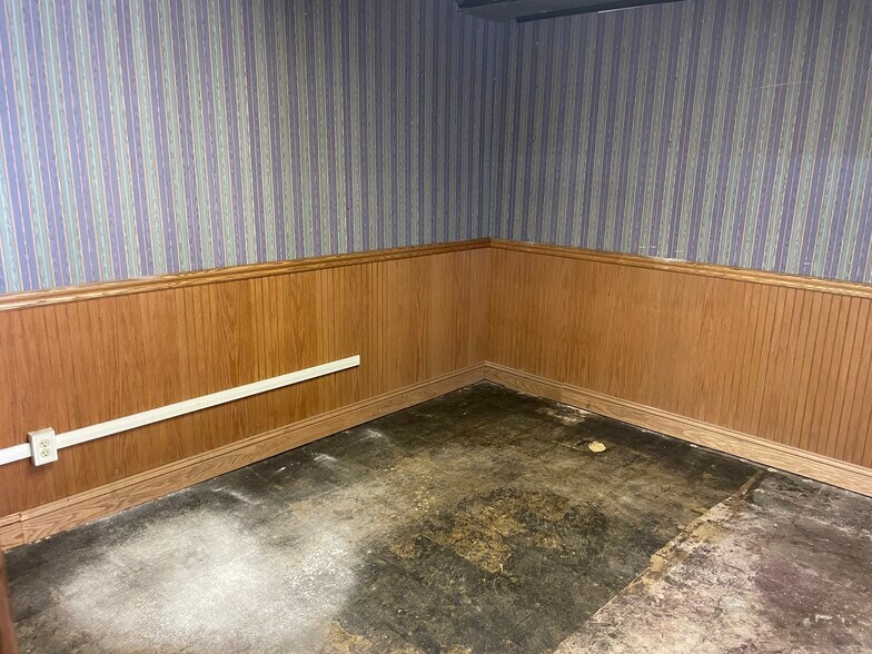 More Photos Of 3027 NYS Route 417, Allegany Township Light Distribution For Sale