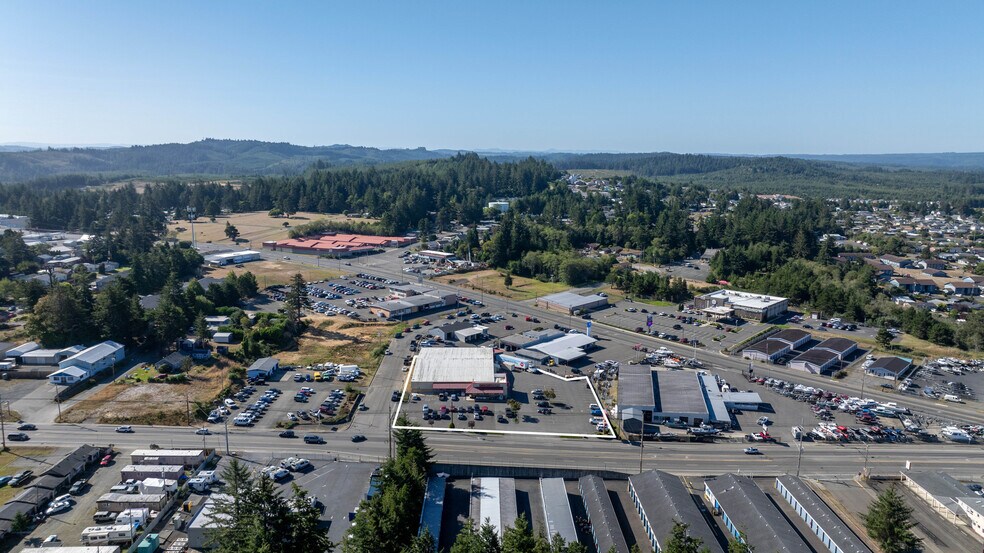 More Photos Of 1385 Newmark Ave, Coos Bay Supermarket For Sale