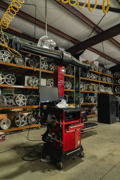 More Photos Of 6886 Santa Fe Dr, Winton Auto Repair For Sale