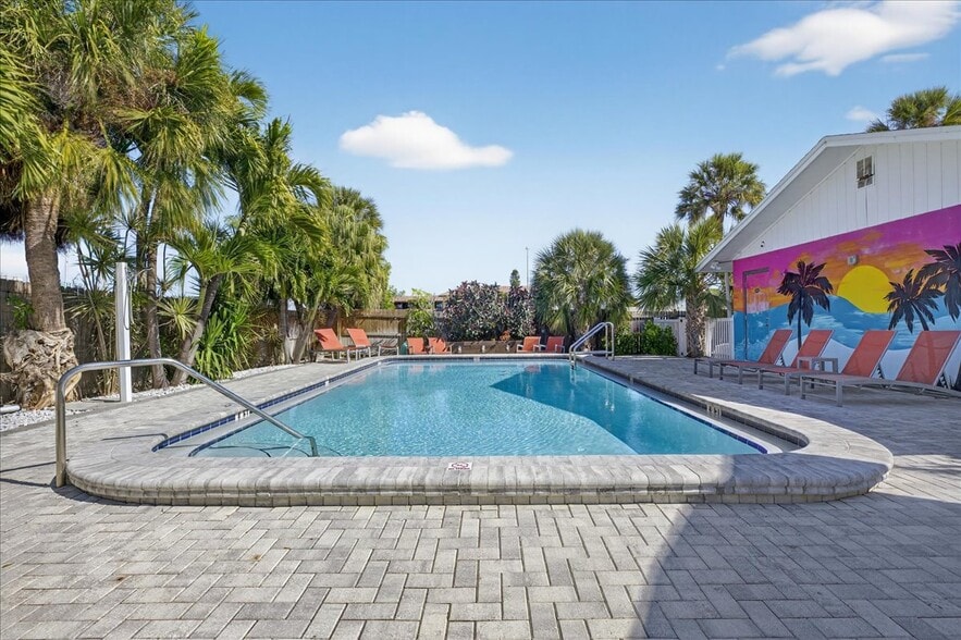 More Photos Of 520 73rd Ave, Saint Petersburg Hotel For Sale