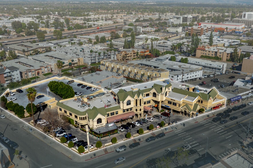 More Photos Of 18645-18663 Ventura Blvd, Tarzana General Retail For Lease