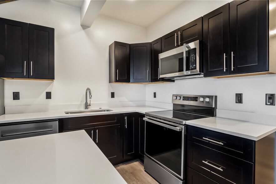 More Photos Of 1441-1461 NW 4th St, Redmond Apartments For Sale