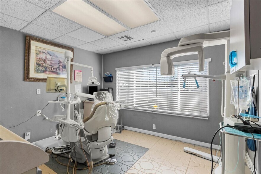 More Photos Of 1020 E Florida Ave, Hemet Freestanding For Sale