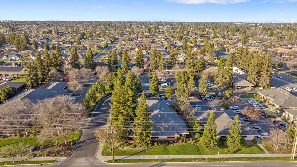 More Photos Of 3740 W Caldwell Ave, Visalia Office For Lease