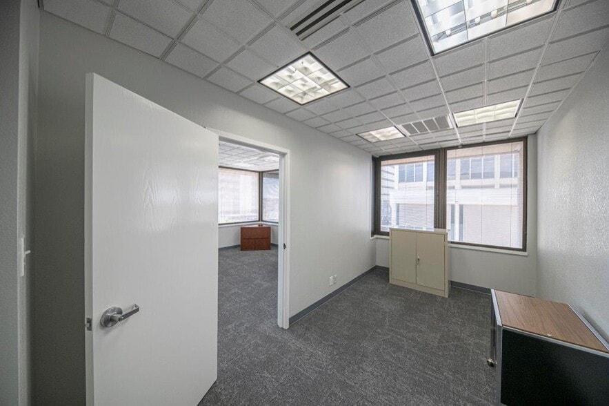 More Photos Of 125 W Missouri Ave, Midland Office For Lease