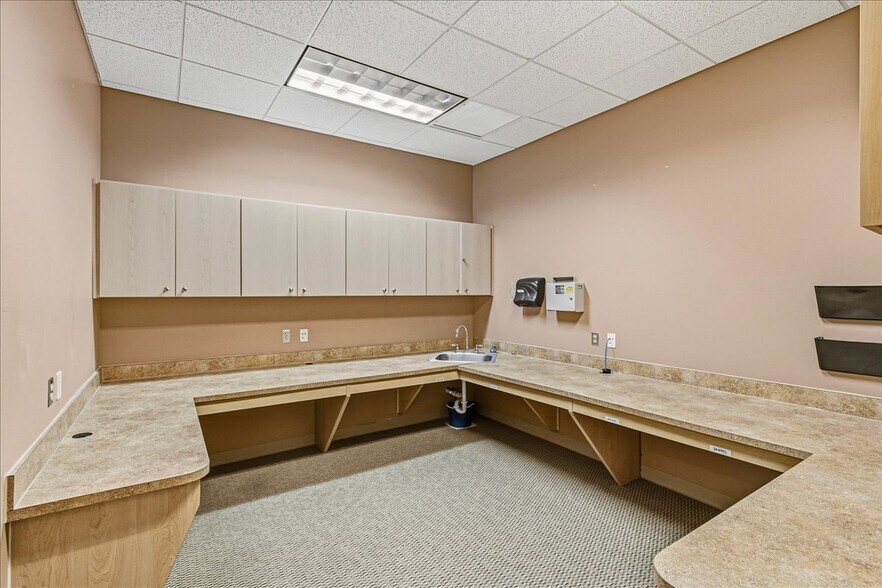 More Photos Of 8043 Spyglass Hill Rd, Melbourne Medical For Lease