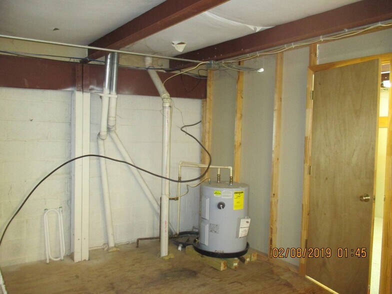 More Photos Of 9107 Industry Dr, Manassas Park Warehouse For Lease