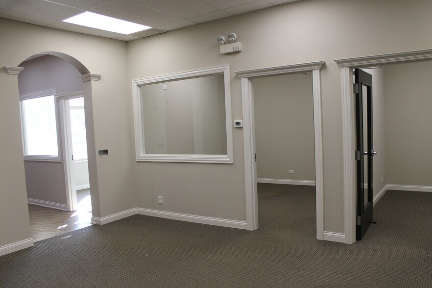 More Photos Of 415 E State St, Geneva General Retail For Lease
