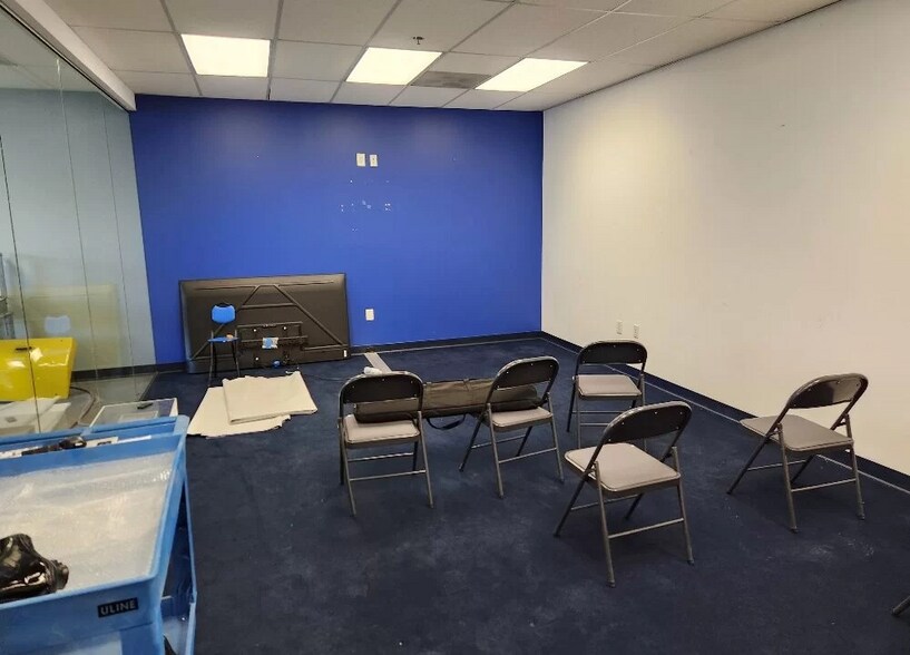 More Photos Of 7606 Whitehall Executive Dr, Charlotte Distribution For Lease