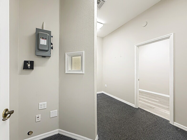 More Photos Of 15151 S US Highway 441, Summerfield Medical For Sale