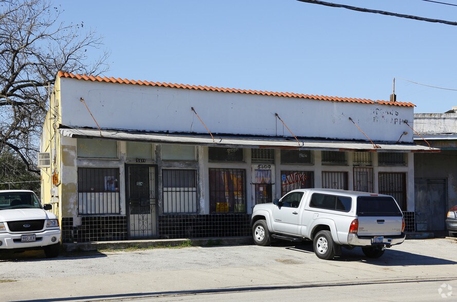 Primary Photo Of 5607-5611 S Flores St, San Antonio Storefront For Sale