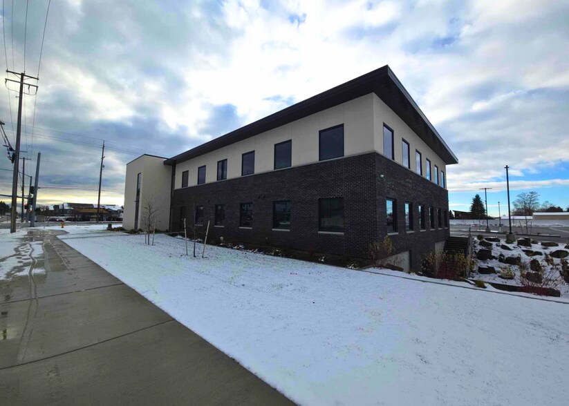 More Photos Of 1701 Prairie, Hayden Medical For Lease