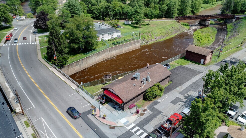 More Photos Of 121 Main Ave, Hawley Restaurant For Lease