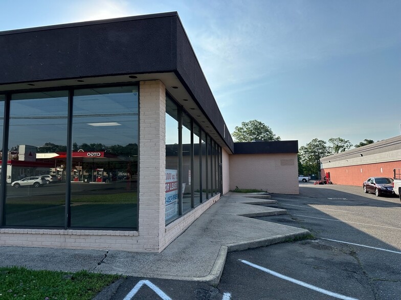 More Photos Of 2369 Dixwell Ave, Hamden Freestanding For Lease