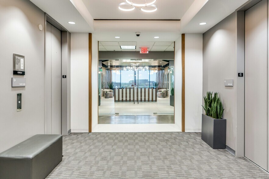 More Photos Of 77 Sugar Creek Center Blvd, Sugar Land Coworking Space