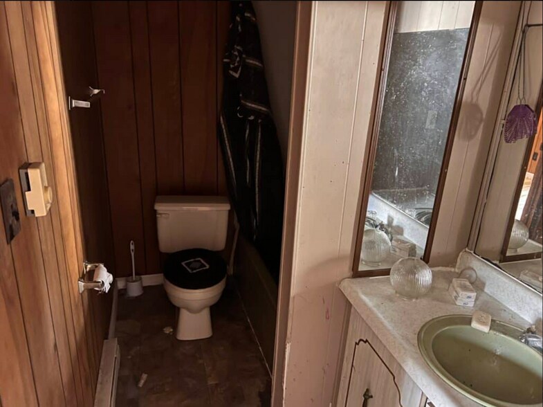 More Photos Of 5 Beverly Ln, Marissa Apartments For Sale