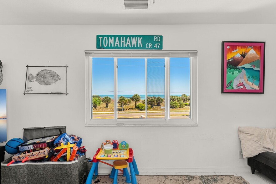 More Photos Of 1592 Jimmy Buffet Mem Hwy, Satellite Beach Office Residential For Sale