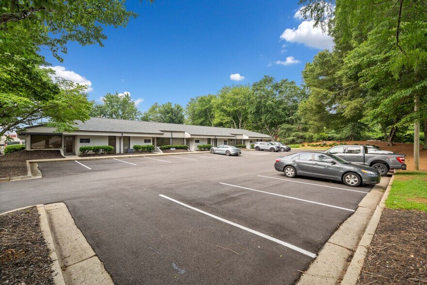 More Photos Of 600 Bld C Houze Way, Roswell Medical For Lease