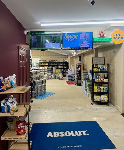 More Photos Of 808 Westminster Pike, Reisterstown Restaurant For Sale