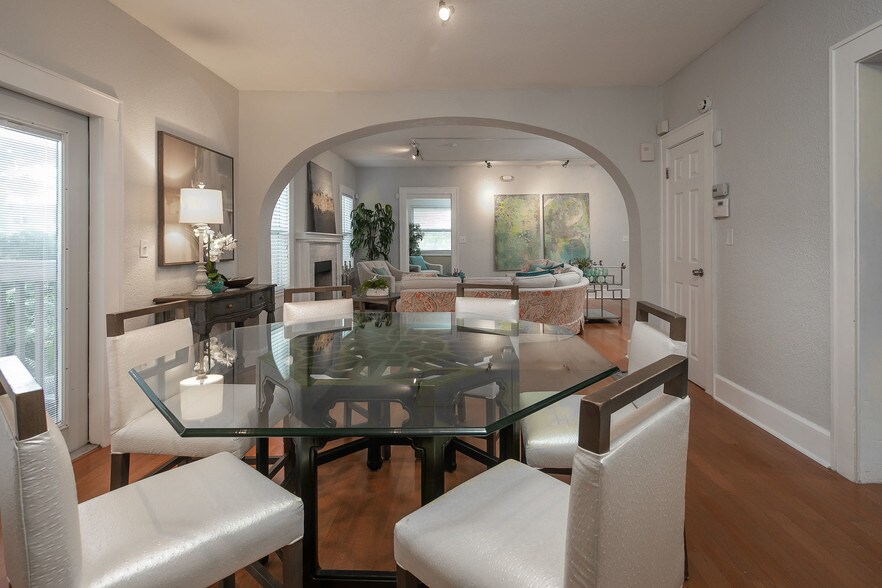 More Photos Of 2515 1st Ave N, Saint Petersburg Office Residential For Sale