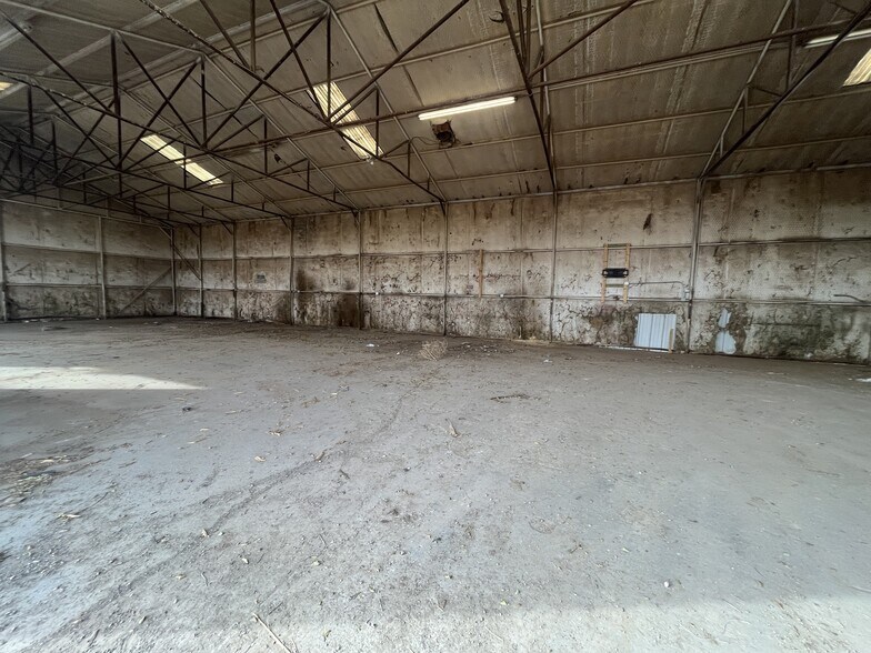 More Photos Of 1012 E Waylon Jennings Blvd, Littlefield Industrial For Sale